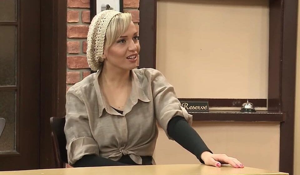 kafja Nuk do ta besoni sa vjet i ka ‘Saranda’ e Kafenesë tonë, ajo s’po e len vetën me u plakë, po bën me fillera e botoksa