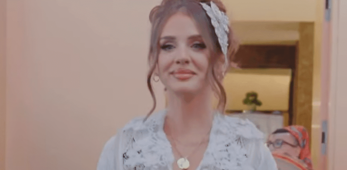 Momenti i këndimit dhe vallëzimit me defa i vajzës së Fatmir Limajt