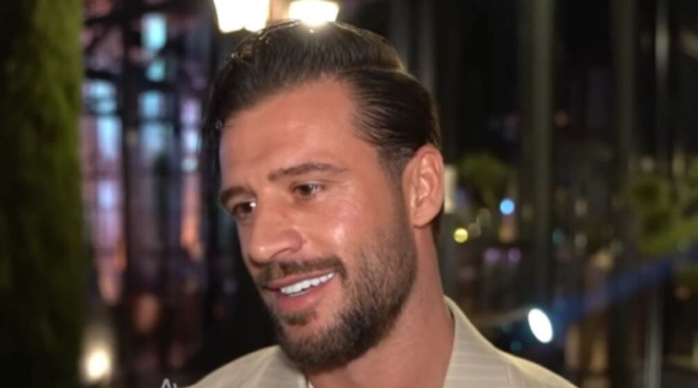 Kaderi s’ka më vend në zemrën as shtëpinë e tij, Lumbardhi fejohet me dikë tjetër, tregon unazën e bukur të fejesës