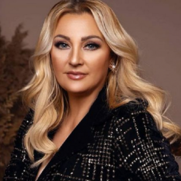 Ajo e bëri gjyshe për herë të tretë, por Remzia habiti me veprimin në spital, ku Gëzimja rrinte e shtrirë pas lindjes