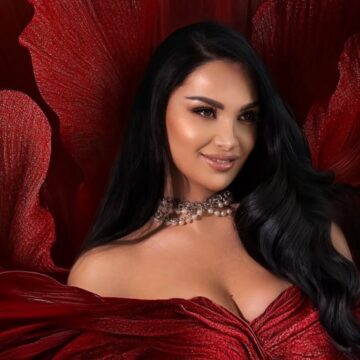 samii Samanta Karavella na njofton me vjehrrën e saj, ajo qenka një bukuroshe e vërtetë, po duket si me qenë motra binjake