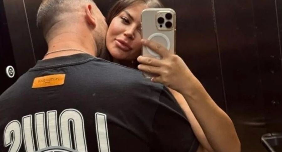 sant Fotoja në ashensor nuk ishte asgjë, Patrisi dhe Santiana fotografohen në momente shumë intime – Tunës do t’i bie pika