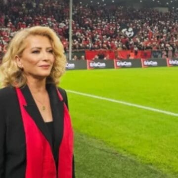 shkurteeee Shkurte Fejzës i publikohet fotografia që kishte menduar se e kishte zhdukur, reagimi i fëmijëve të saj do t’iu lë gojëhapur