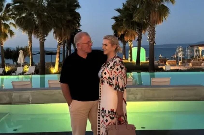 Luli dhe Shyhretja në pushime vetëm ata dy bashkë, vendosin të mos e marrin me vete asnjërin prej fëmijëve