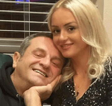 Sinan Vllasaliu me të bijën si shokë e shoqe, ja momenti më i bukur i familjes Vllasaliu