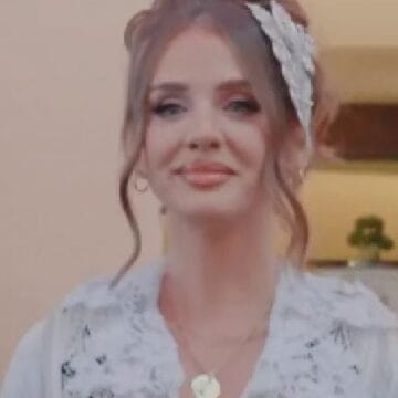 vazjjj Çika e Fatmir Limajt me dimi e dallama në Ditën e Grave, ia bëri zemrën mal familjes së burrit – kaq bukur po duket ajo