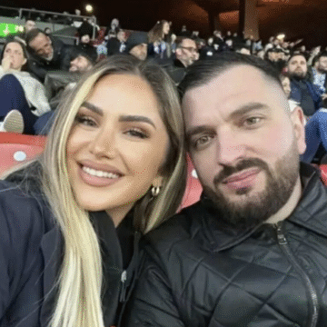 1 Engjëllusha po rrin veç në restorante, nuk ndahet asnje minutë nga burri, vjehrrën e len qyqe vet në shpi