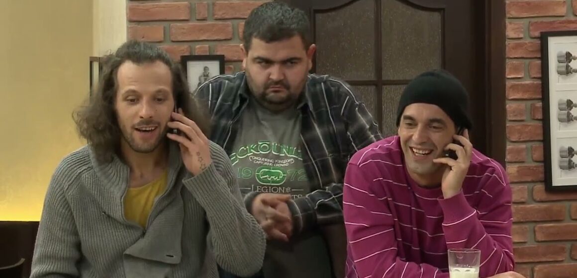 3eshjaa 12 vjet pa serialin “Kafeneja jonë”, s’do ta besoni si duken Orhani, Naimi e Labinoti (koka) sot