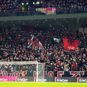 Serbët frikësohen se shqiptarët po blejnë bileta për ndeshjen e sotme, ja si po veprojnë ata