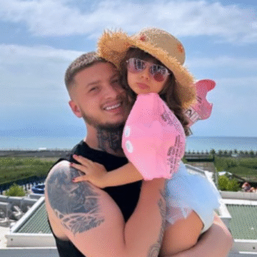 -900-0-1723710396xfero-e-bijapng-753 Malli për vajzën e ka bërë Feron më ndjeshëm se kurr, ai i lutet e i gjunjëzohet Arbenitës