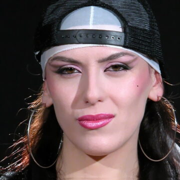 Arta_Bajrami Vajza e Arta Bajramit duket identike me nënën e saj, ajo na kujton Artën kur ishte e re