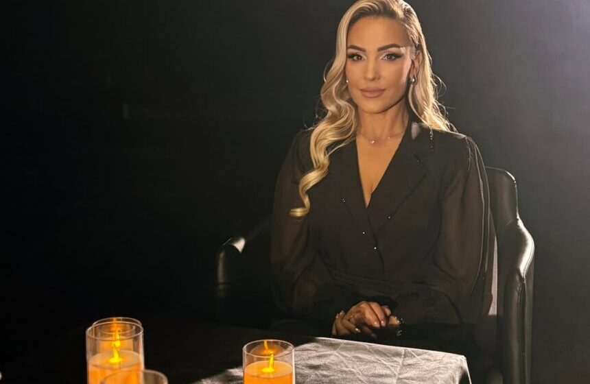 Duro-duro-❤️-duro-😢-👇👉https-youtu.be-B9TWP2cRj9wsiFkQkX_eBF0Zo-SR6@lovelo_ks-@studiotafa-860x859 Lajm i trishtë, Afërdita Demakut i vdes motra në moshë të re, ajo ua copton shpirtin me këto fjalë