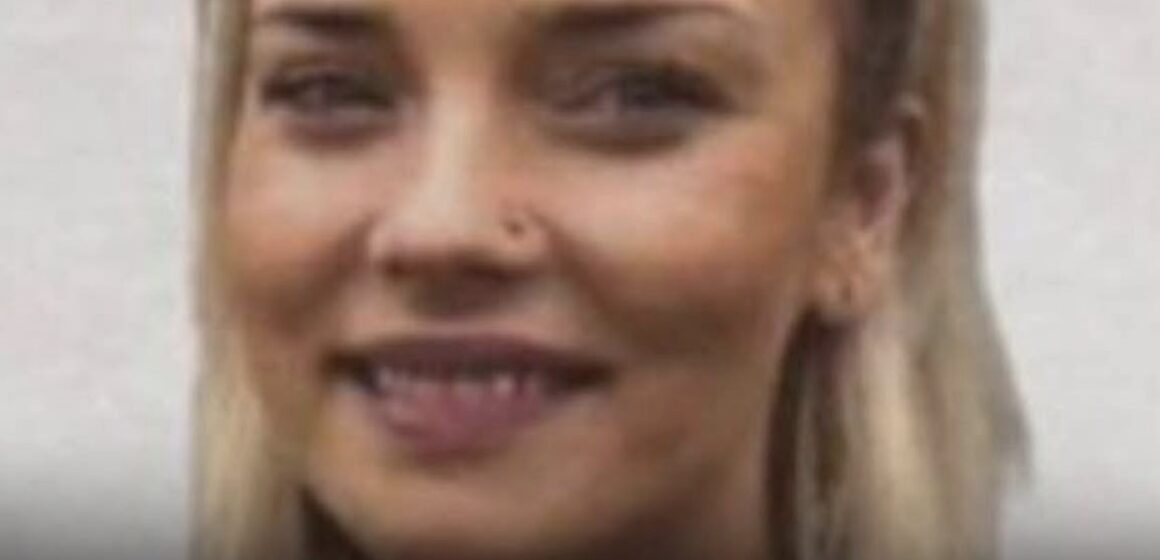 Screenshot Vjehrra e kunatat s’mund të pajtohen me vdekjen e Marigonës, e vajtojnë me fjalët që të shtinë në dhe “heret na le, ia copove zemrën burrit e çikës”