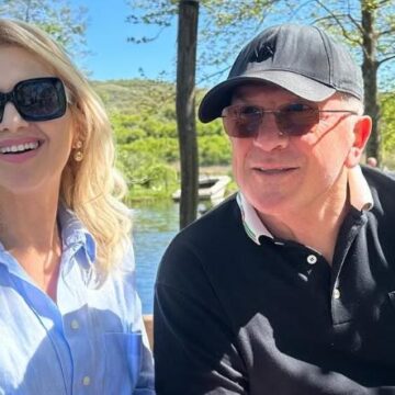 Në këtë gjendje se keni parë Shyhretin asnjëhere. Luli i qëndron pranë