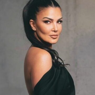 aferditasaa Çika e Afërdita Paqaradës qenka një llokum i vërtetë, ia paska kaluar nënës me bukuri dhe sensualitet