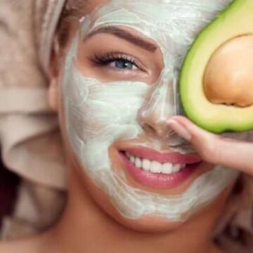 Maskë për një fytyrë te freskët dhe të ndritshme