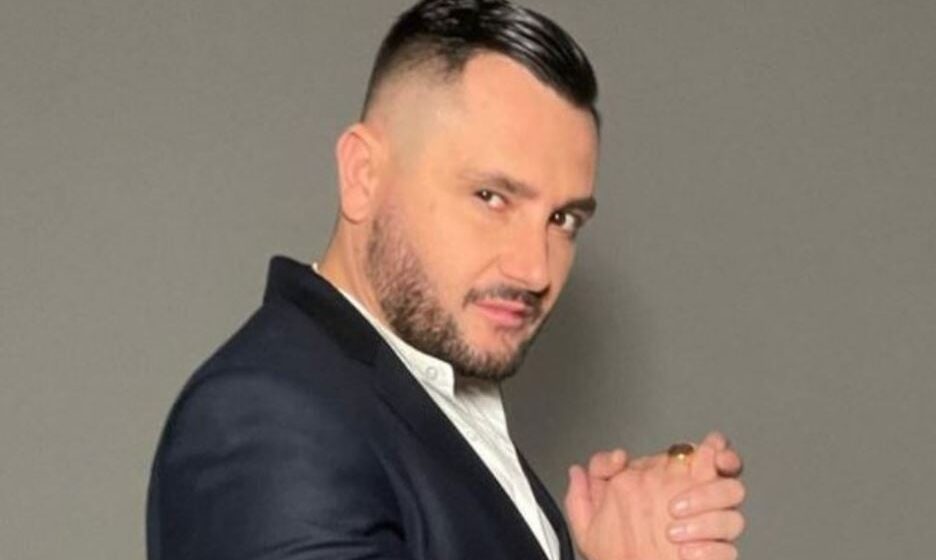 besss Bes Kallaku më në fund i lumtur, ai ribashkohet me personin e zemrës dhe e ndan këtë moment lumturie me të gjithë