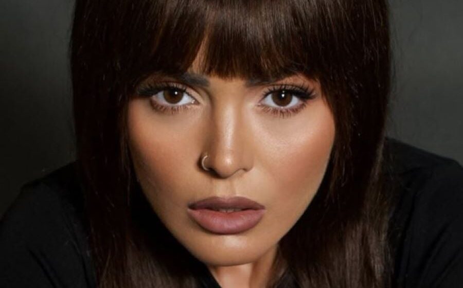 Fifi nuk po bëhet rehat këto ditë, tani tregon se po fsheh një sekret të madh – s’do ta besoni për çka bëhet fjalë