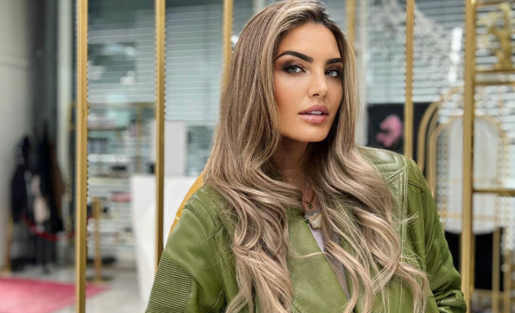 gentaa Frizerja e Genta Ismajlit i lë të gjithë pa fjalë, nuk do ta besoni çfarë i bëri në flokë asaj