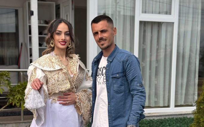 gruaja Gruaja e të riut që vdiq në aksident në Bresje i përloti të gjithë me fjalët për burrin: Do të dua deri n’fund t’jetës
