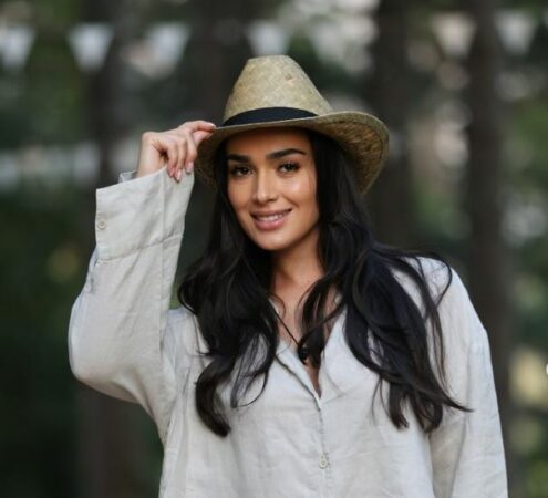 klea-huta-495x450 Klea Huta e fshinë plotësisht Elgitin nga jeta e saj, ajo ka hequr çdo foto dhe  kujtim me të