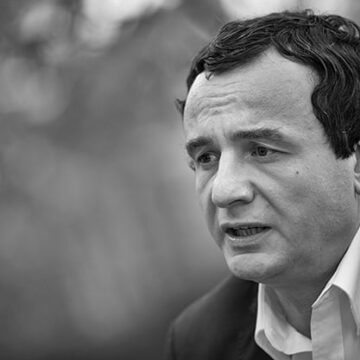 Vdekja e personit më të dashur të Albin Kurtit, mësohet ora e varrimit të tij