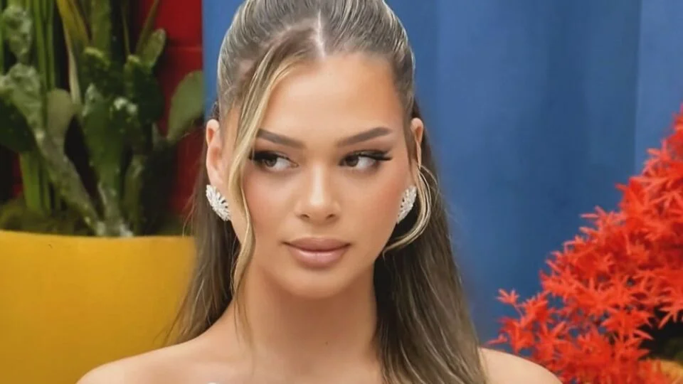 lela-seferi-b-4656556525555645558-960x540-1 Lejla nis një kapitull të ri , ajo ka marr valixhen dhe po niset për një jetë të re, por ku po shkon ajo?