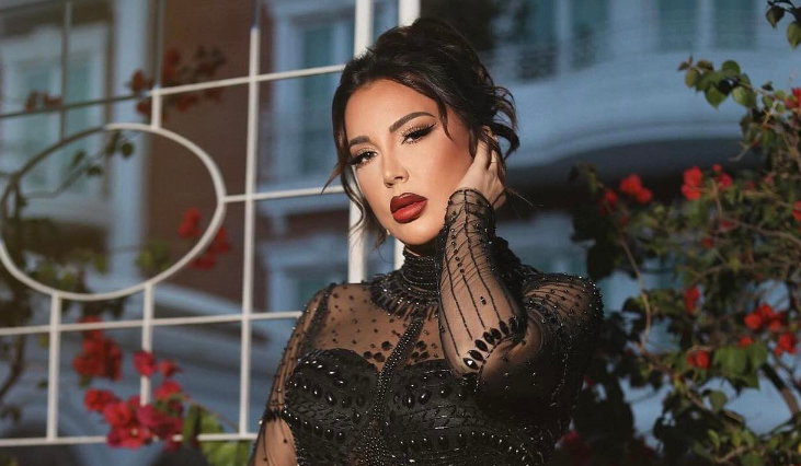 teuta selimi Divorci e ka zbukuru, Teuta Selimi del me shoqe, veshet si të ishte 20-vjeçare, krejt burrat i kthejnë sytë kah ajo