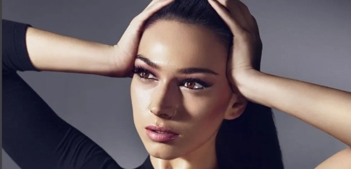 Jonida Vokshi është gati për të filluar sezonin e ri të BBVK- së, veshja dhe flokët i shkojnë shumë