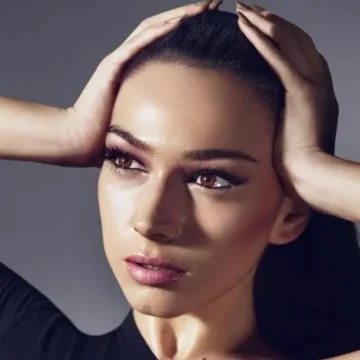 2016-10-jonida-vokshi-jpg Jonida Vokshi është gati për të filluar sezonin e ri të BBVK- së, veshja dhe flokët i shkojnë shumë