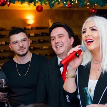 581153802_766784783056077_7247247737422007767_n Naimi ka disa fjalë për djalin e tij Platorin, si do të ndihet ai kur ti lexoj ato vargje të babait