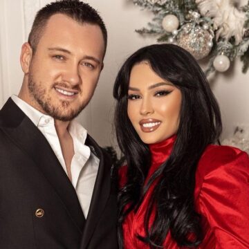 Egzona e Albatritit tregohet shumë e zonja, e zbukuron e para shtëpinë, madje ka vendosur edhe bredhin, erdhi Viti i Ri