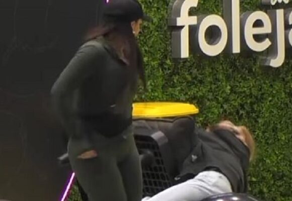 Si reaguan banorët në momentin që Elijona u rrëzua