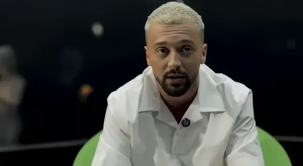 Gjesti shfaqet pas një kohe të gjatë larg mediave – ka një mesazh të rëndësishëm (PAMJE)