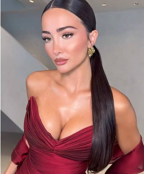 IMG_4842 Alba tregon dhuratën që mori nga një person misterioz, duket shumë e lumtur