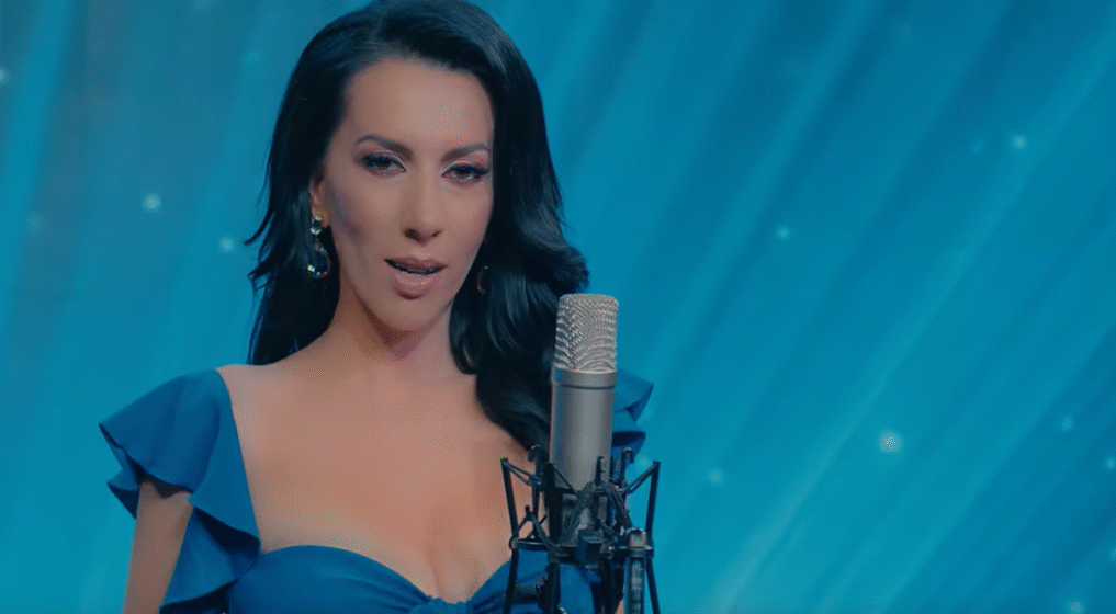 A e mbani mend Leonora Plosokën? Së fundmi është rikthyer me një postim të ri, dhe duket krejt ndryshe.