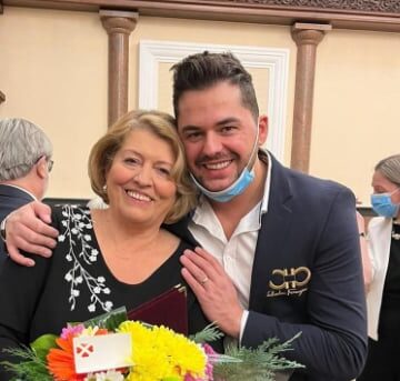 E dhimbshme: E varrosi djalin në lule të rinisë, kjo është gjendja e nënës së Shpat Kasapit