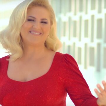 Nuk po plaket kurrë, Shyhretja duket si nuse e re në paraqitjen e saj të fundit, Luli paska me u shkri