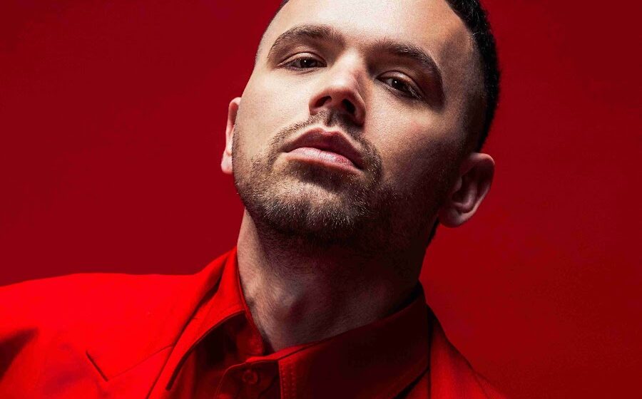 Nëna e Yllit bënë “KUKU” për këngën e tij me Rita Orën. Çfarë nuk i pëlqeu asaj?