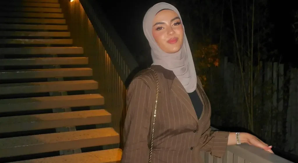 Hati prezanton motrën e saj − qenka një bukuroshe e vërtetë, ato kanë një lidhje të mrekullueshme me njëra−tjetrën