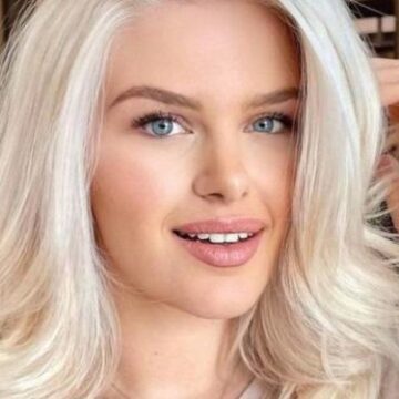 Në familjen e Learta Jakupit lind një djalë, ajo shfaqet shumë e lumtur me djalin në krahë