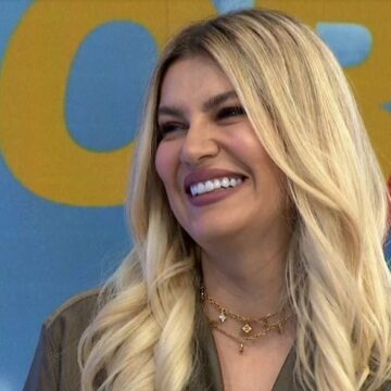 leonora Si rrallëherë, Leonora Jakupi publikon fotografi pranë personi të zemrës, jep lajmin e madh e shumë të gëzueshëm