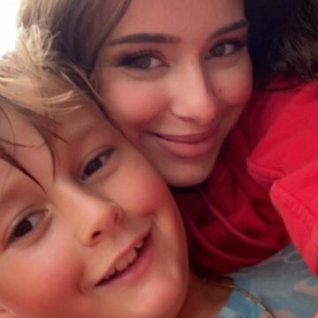 opa Familja e Elijonës jep deklaratën e papritur për të bijën, ajo kishte ikur nga shtëpia kur ishte fëmijë