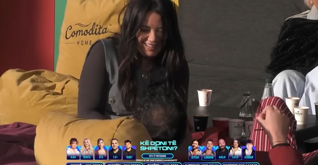 sasa (1) Sasa mërzitet , shpreh që don ta bëjë për vete Kushtrimin por nuk mundet