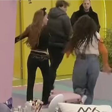 Alba ‘Eskalon’ situata në Big, Alba e tërheq ‘zvarrë’ Bia Khalifan