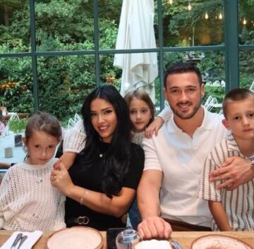 Albatrit-Muciqi-585x353 Vajza e Albatrit Muçiqit si fëmijë i reklamave, po ia “vjedh” zemrat publikut