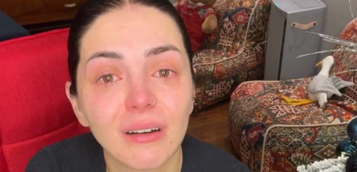 Prekëse: Fifi në gjendje të rëndë emocionale, fytyra nuk ia mban lotët, po kalon kohën më të rëndë të jetës së saj