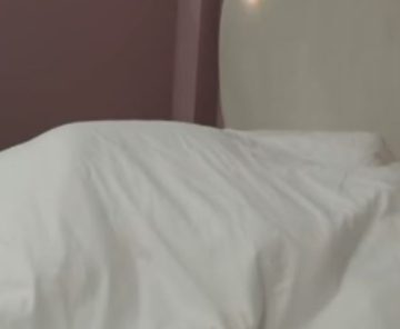 Edi e harron shpejtë Dolcen, futet nën jorgan me Bian dhe veprimet e tyre aty nuk ishin aspak të hijshme