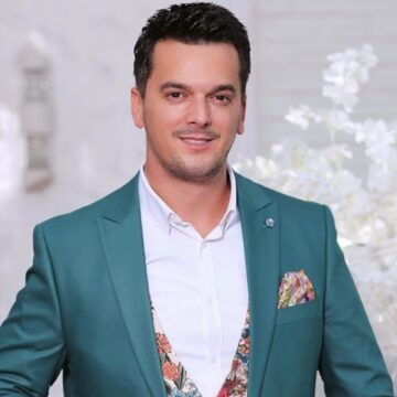 Ylli jo veq emrin por edhe gruan e paska yll, shfaqen të përqafuar me njëri tjetrin