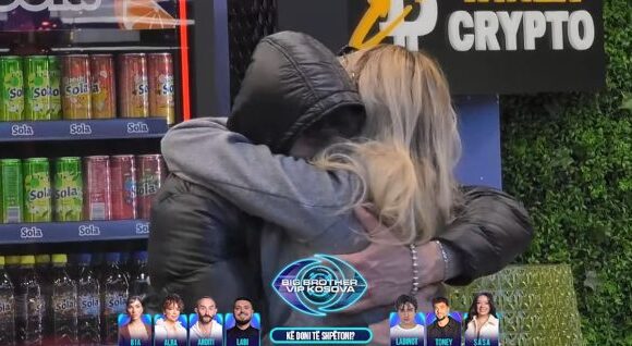 Elijona dhe Klodi i japin përqafime të ngrohta njëri-tjetrit, a po lindë diçka mes tyre